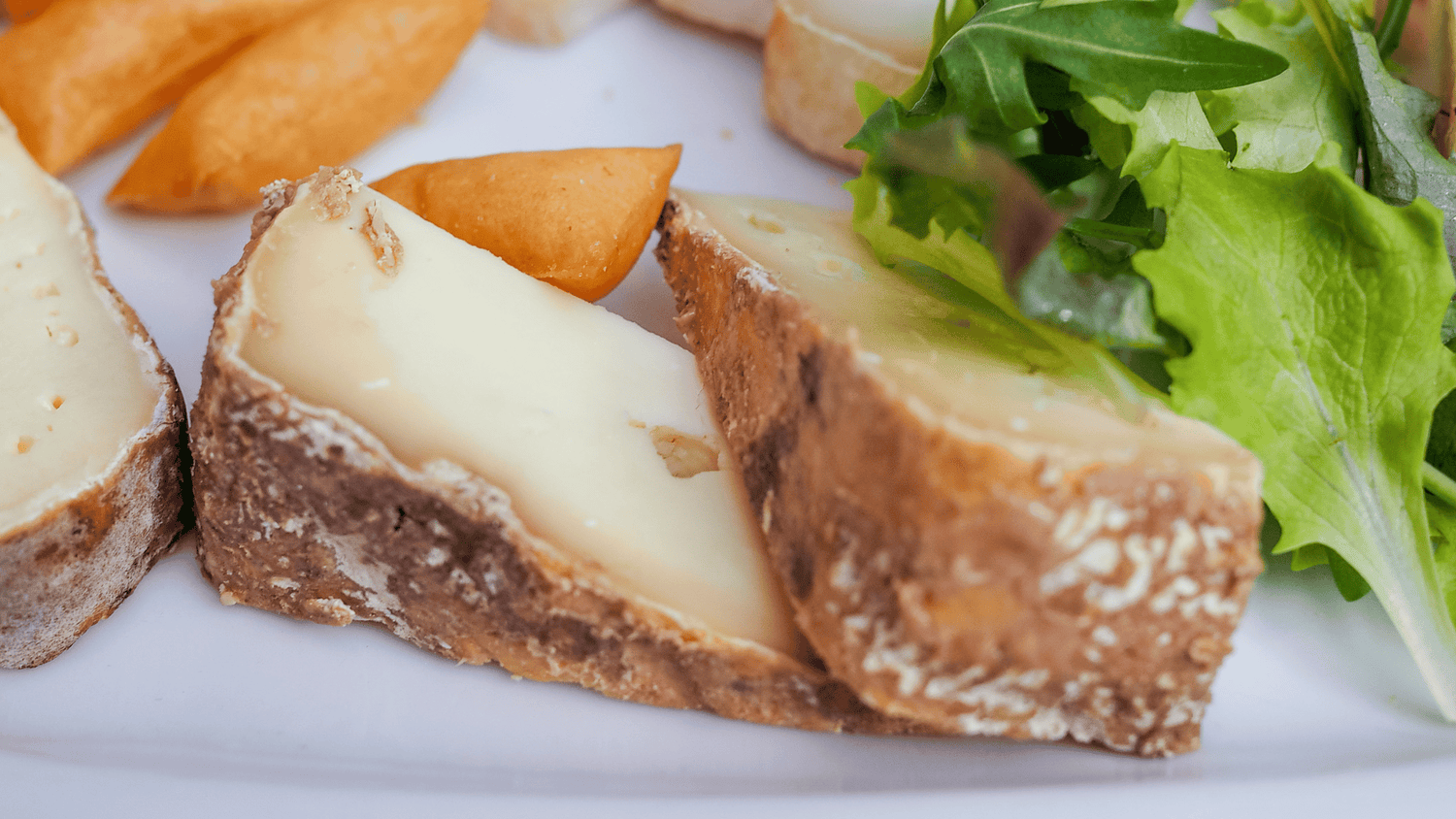 How to Build a Cheese Selection: Tips for New and Experienced Cheese Enthusiasts