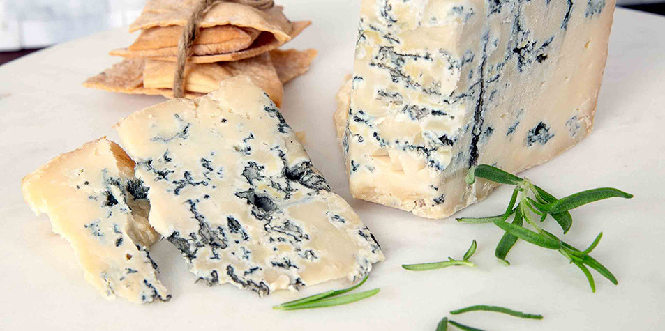 What is the Difference in Gorgonzola Piccante and Dolce?